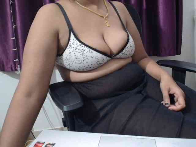 ShruthiIndian56 webcam