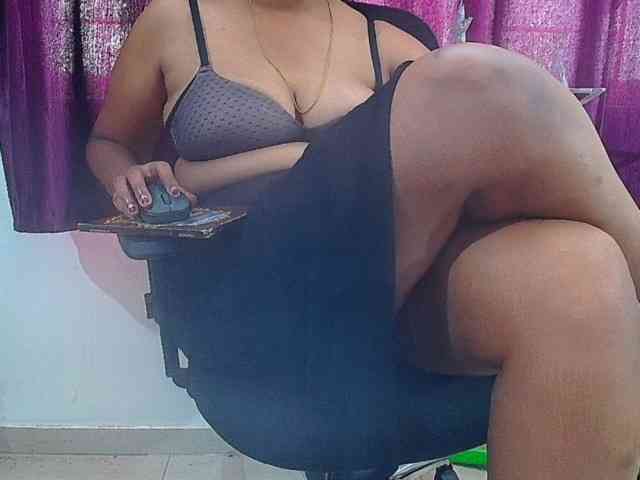 ShruthiIndian56 webcam