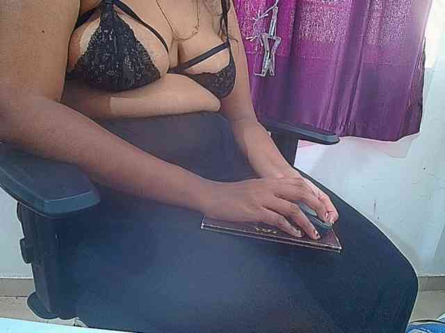 ShruthiIndian56 webcam