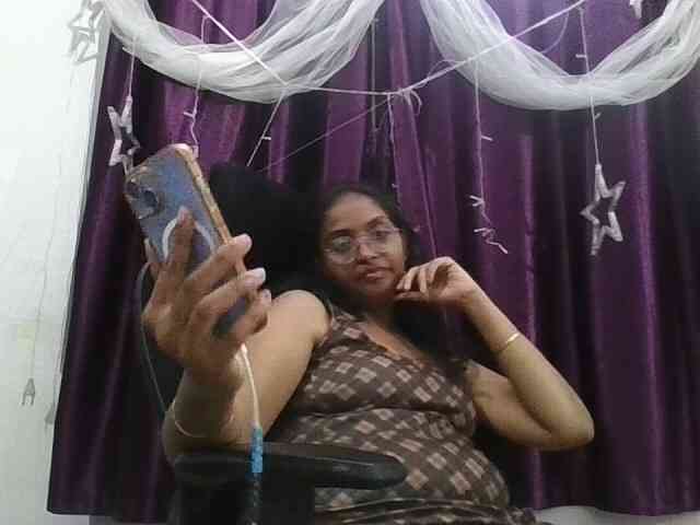 ShruthiIndian56 webcam