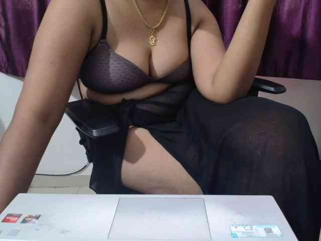 ShruthiIndian56 webcam