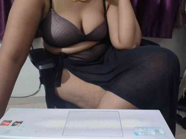 ShruthiIndian56 webcam