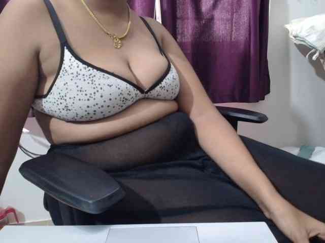 ShruthiIndian56 webcam