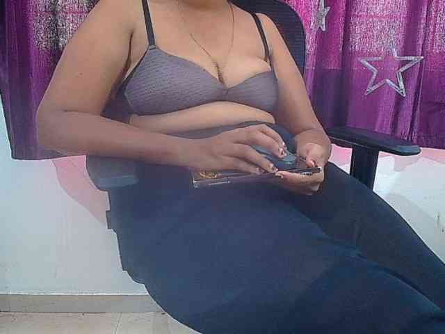 ShruthiIndian56 webcam