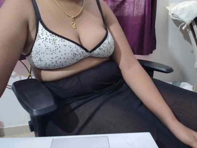 ShruthiIndian56 webcam