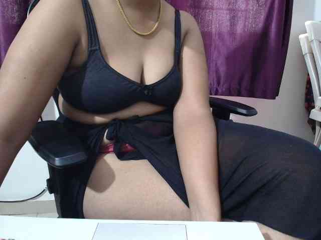 ShruthiIndian56 webcam