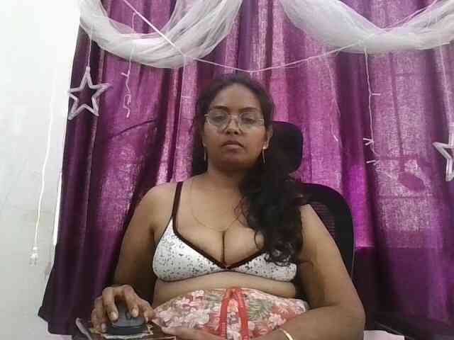 ShruthiIndian56 webcam