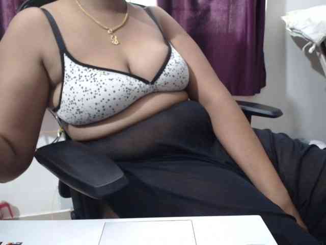 ShruthiIndian56 webcam