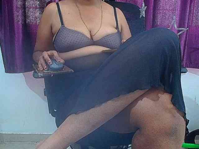 ShruthiIndian56 webcam