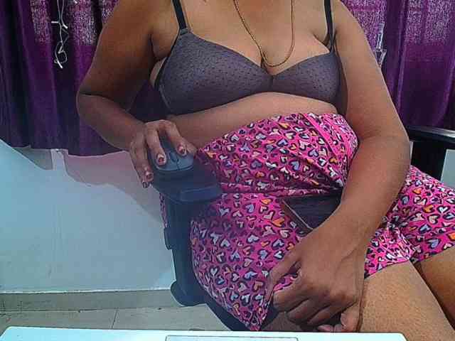 ShruthiIndian56 webcam