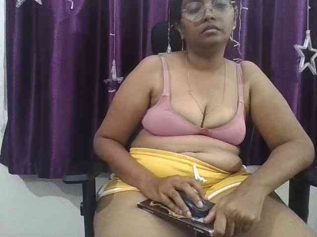 ShruthiIndian56 webcam