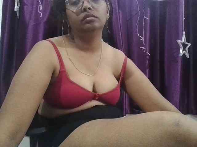 ShruthiIndian56 webcam
