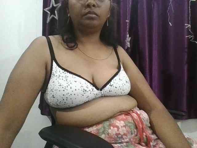 ShruthiIndian56 webcam