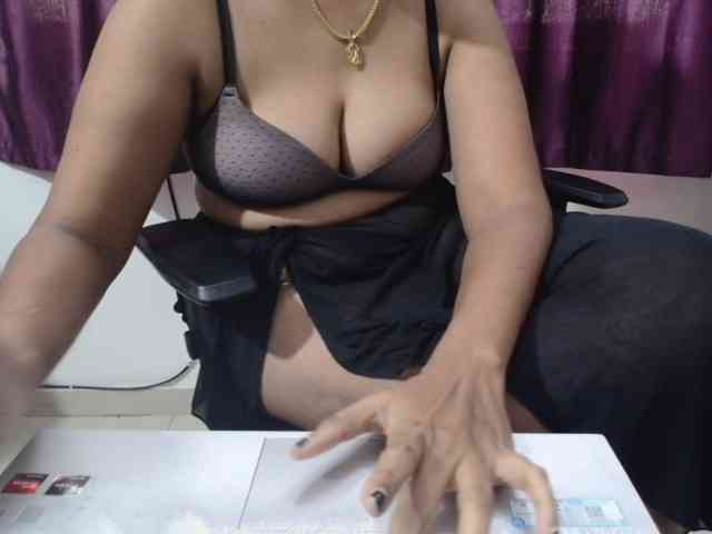 ShruthiIndian56 webcam