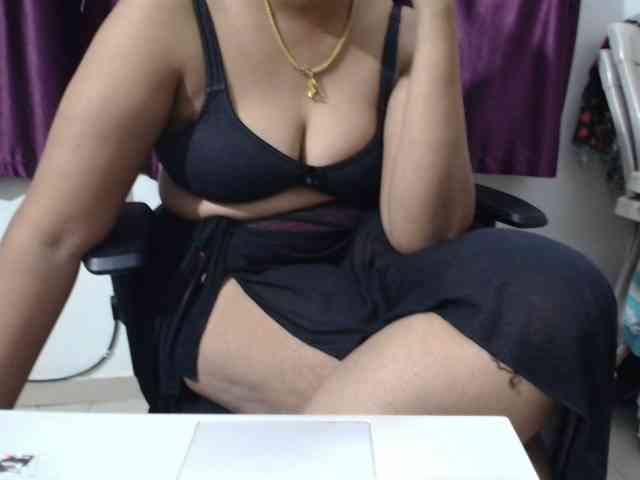 ShruthiIndian56 webcam