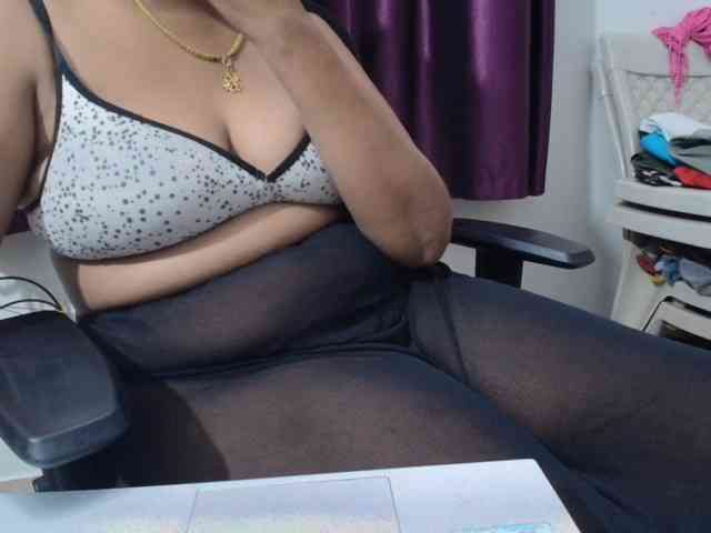 ShruthiIndian56 webcam