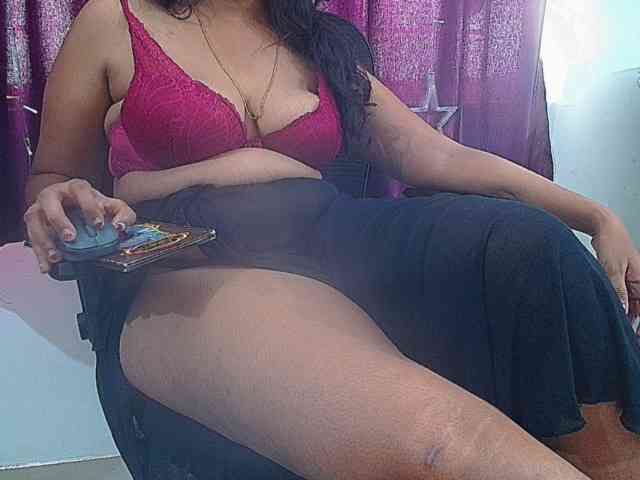 ShruthiIndian56 webcam
