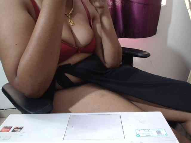 ShruthiIndian56 webcam