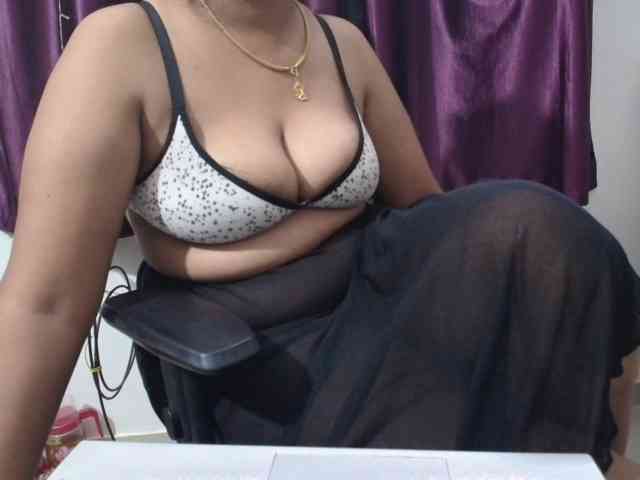 ShruthiIndian56 webcam