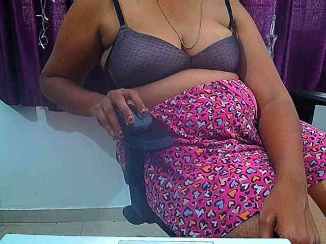 ShruthiIndian56 webcam