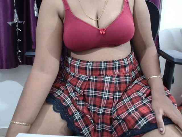 ShruthiIndian56 webcam