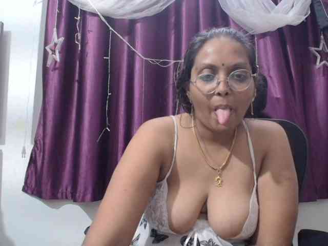 ShruthiIndian56 webcam
