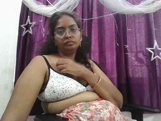 Модель: ShruthiIndian56
