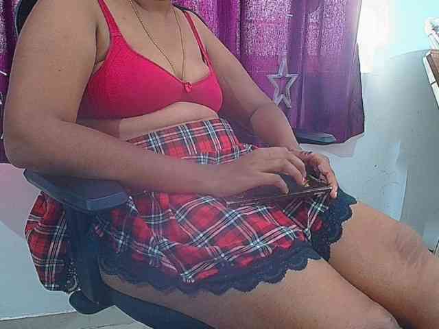 ShruthiIndian56 webcam