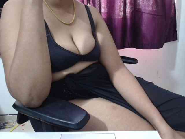 ShruthiIndian56 webcam