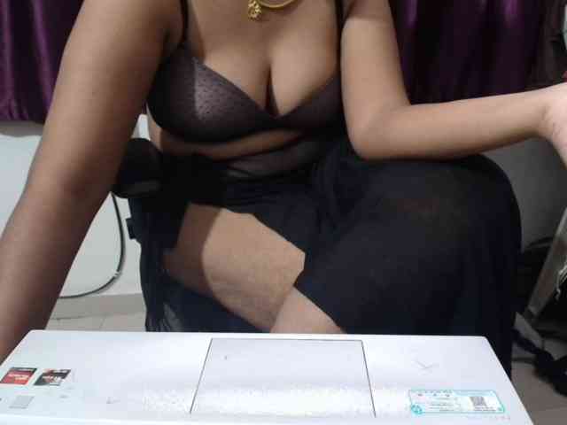 ShruthiIndian56 webcam