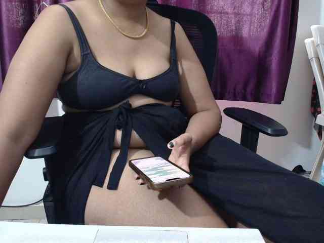 ShruthiIndian56 webcam