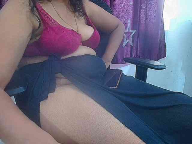 ShruthiIndian56 webcam