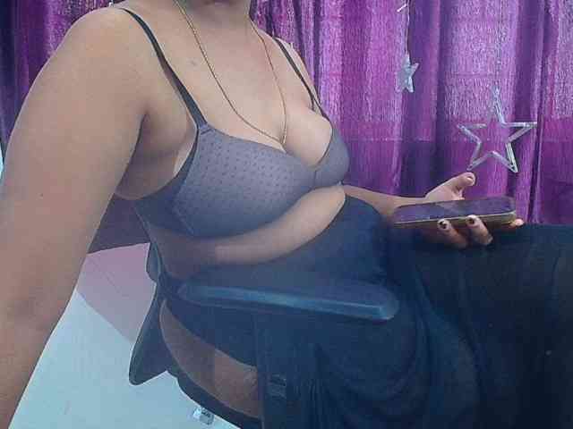 ShruthiIndian56 webcam