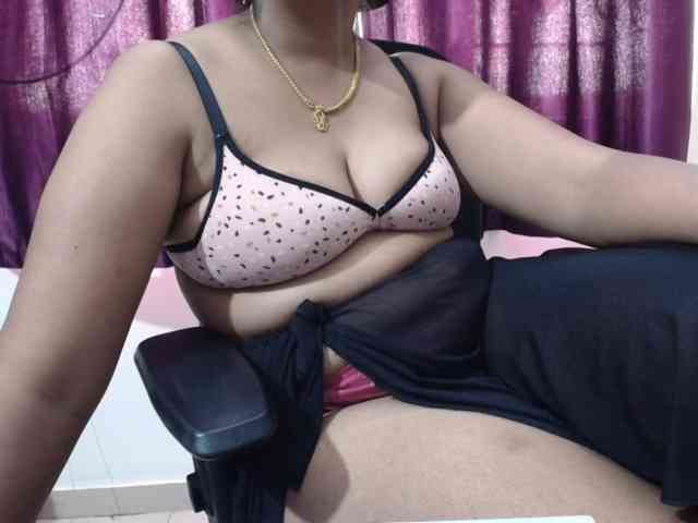 ShruthiIndian56 webcam