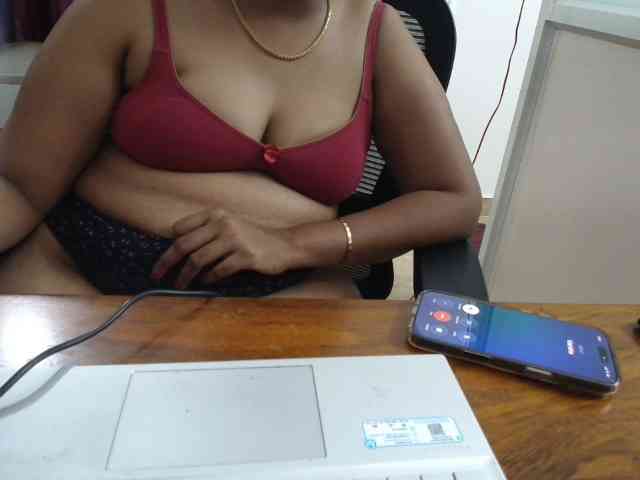 ShruthiIndian56 webcam