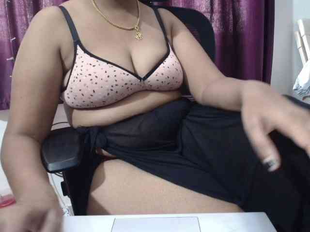 ShruthiIndian56 webcam