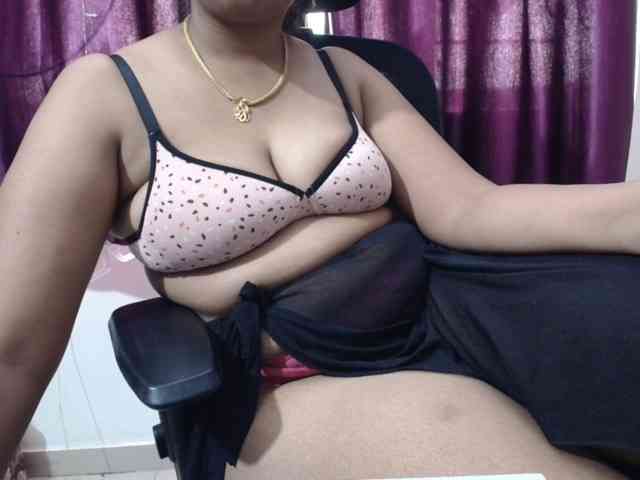 ShruthiIndian56 webcam