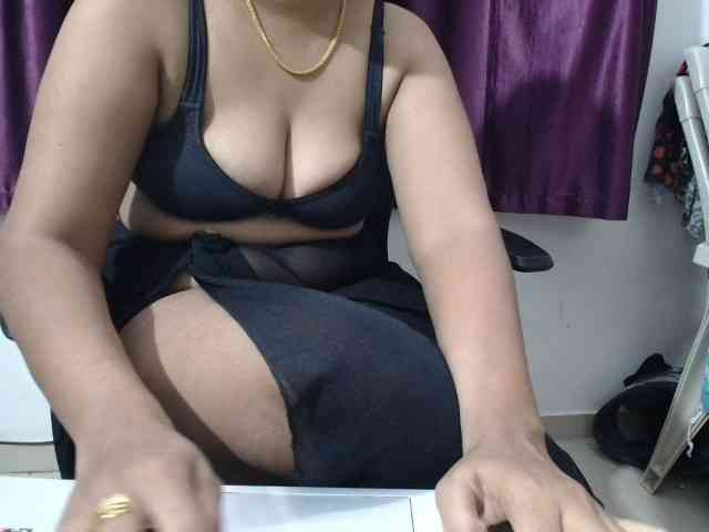 ShruthiIndian56 webcam