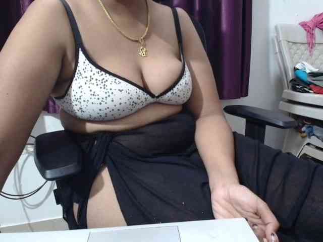 ShruthiIndian56 webcam