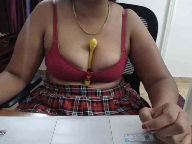 ShruthiIndian56 webcam