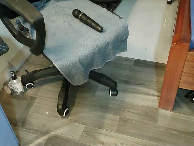 girl30slutty's BongaCams show and profile