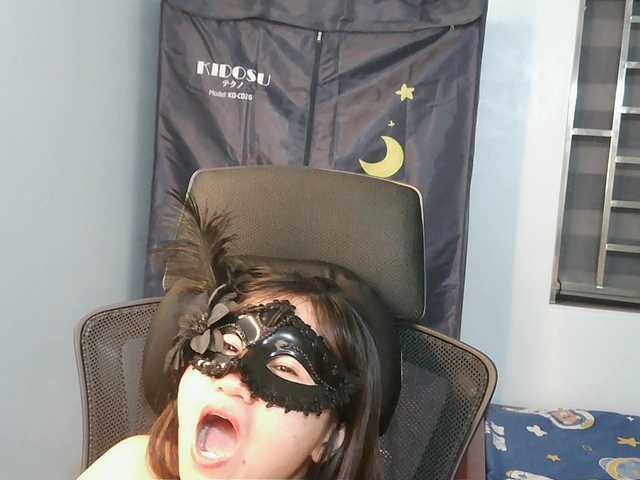 girl30slutty's BongaCams show and profile