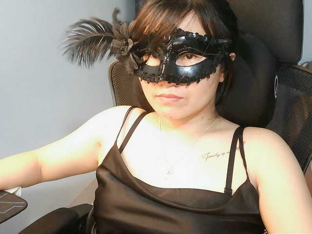 girl30slutty's BongaCams show and profile