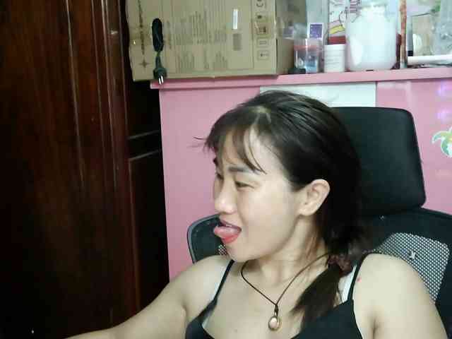 girl30slutty webcam