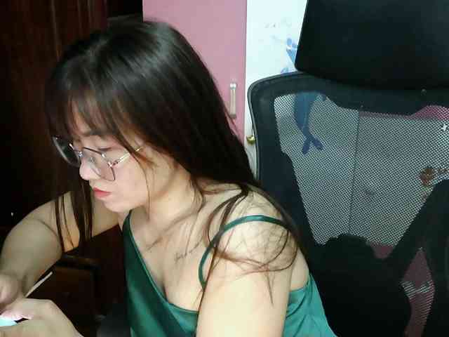 girl30slutty webcam