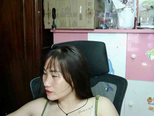 girl30slutty webcam