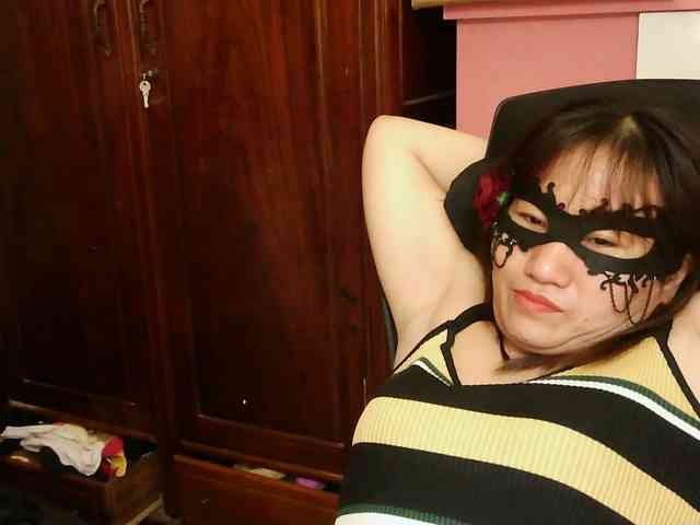 girl30slutty webcam