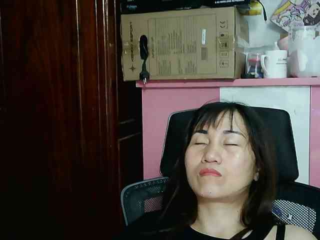 girl30slutty webcam
