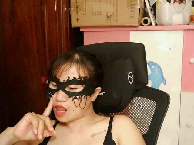 girl30slutty webcam