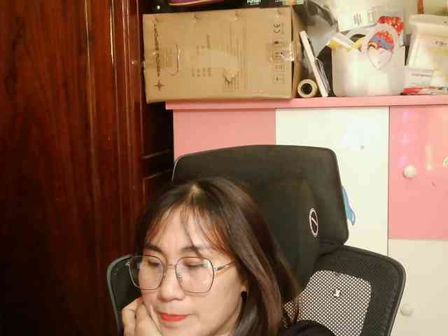 girl30slutty webcam